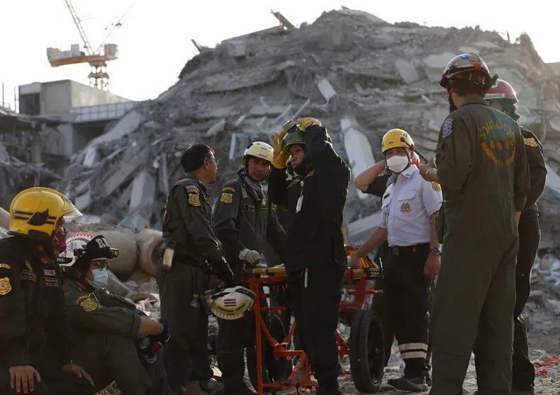 13523 myanmar terremto.webp