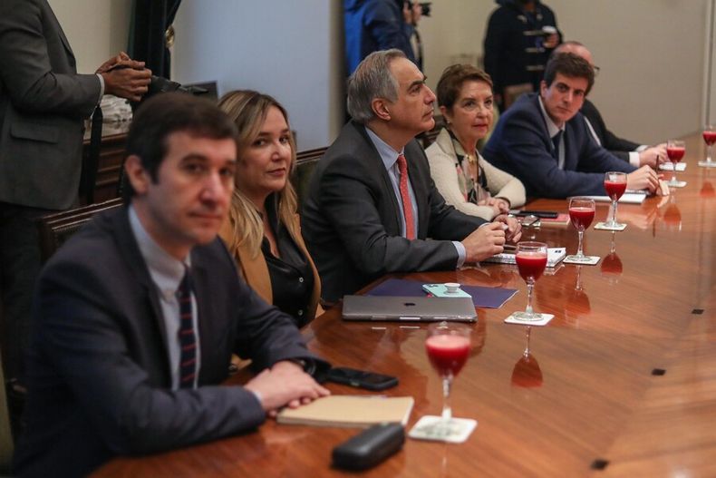 Representantes de partidos Chile Vamos.jpg
