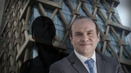 Experto UDI: Las exorbitantes horas extras de esposa de Max Pavez en municipio de Las Condes