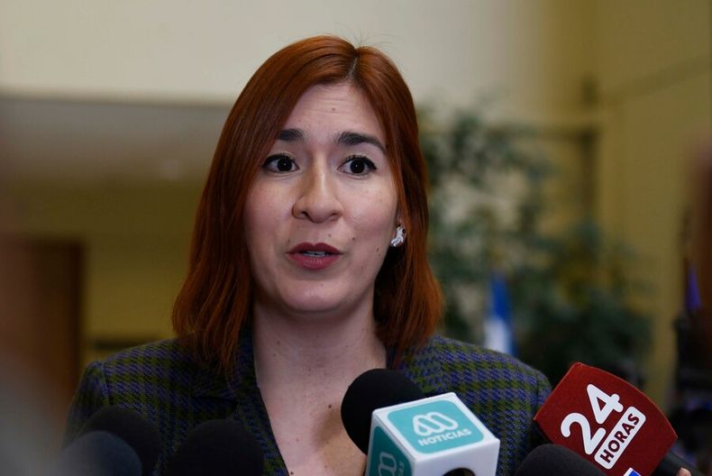 en medio de nuevos antecedentes que la dejan en jaque  catalina perez renuncia a frente amplio.jpg