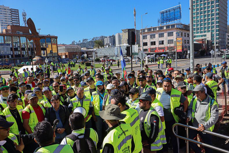 Paro portuario en Coronel.jpg