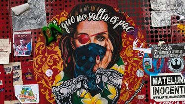 Paloma Rodríguez: “Se me ocurrió la idea de sacar a los personajes de mis cuadros a protestar”
