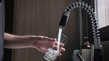 Por corte de agua que afectó al 71% de Arica: Vecinos consiguen que multen a empresa con $71 millones