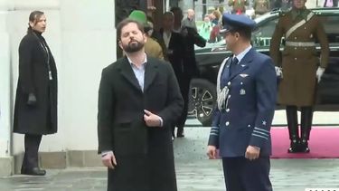 El Desconcierto | curiosa reaccion presidente gabriel boric.jpg