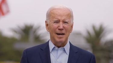 Biden pide al Congreso acelerar gran reforma policial para enfrentar al racismo en EE.UU