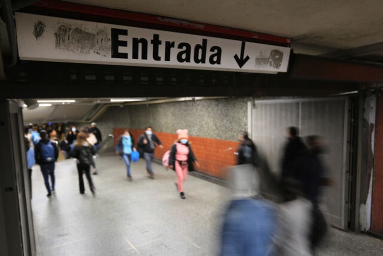 Metro de Santiago Agencia Uno.jpeg