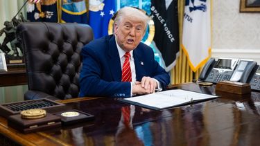 Trump renombrará barco militar bautizado con nombre de activista gay Harvey Milk para restablecer cultura guerrera