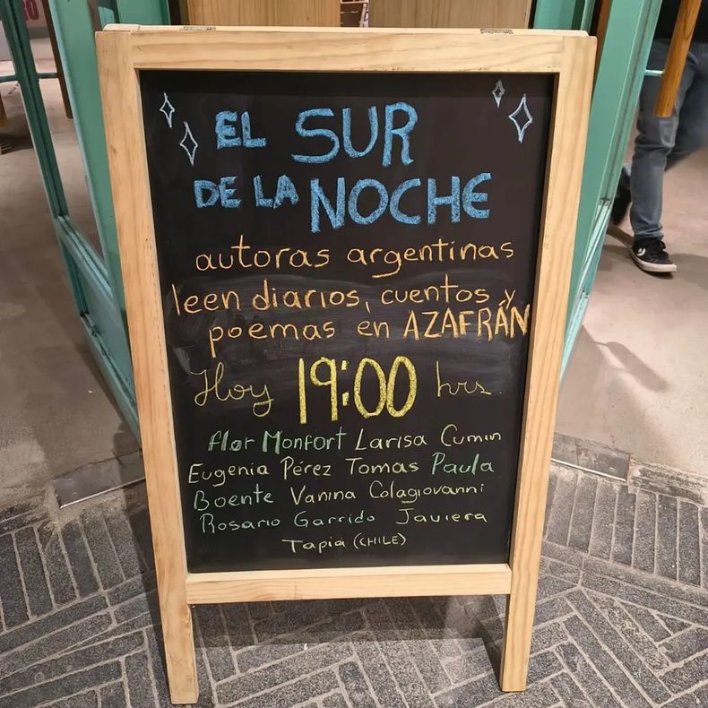 Letrero librería Azafrán. jpg