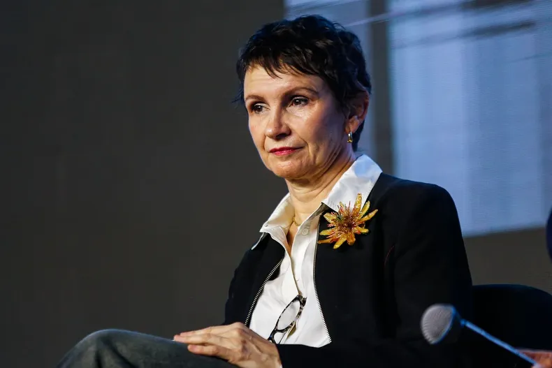 16013 a uno 1658754.webp