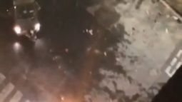VIDEO| Nuevamente un carro policial atropella a un manifestante en Plaza de la Dignidad