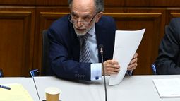 Agrupaciones de DDHH presentan nuevo recurso a favor de Sergio Muñoz y en contra de Cariola