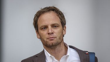 Informe de Contraloría sobre residencias “boutique”: Querellantes solicitan levantar secreto bancario de Arturo Zúñiga