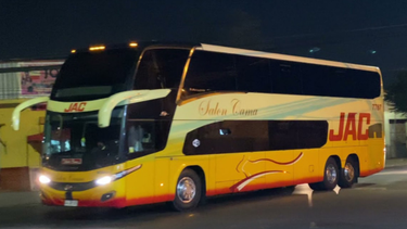 Por lesiones tras volcamiento de bus en Temuco: Empresa JAC pagará $2 millones a 12 pasajeros