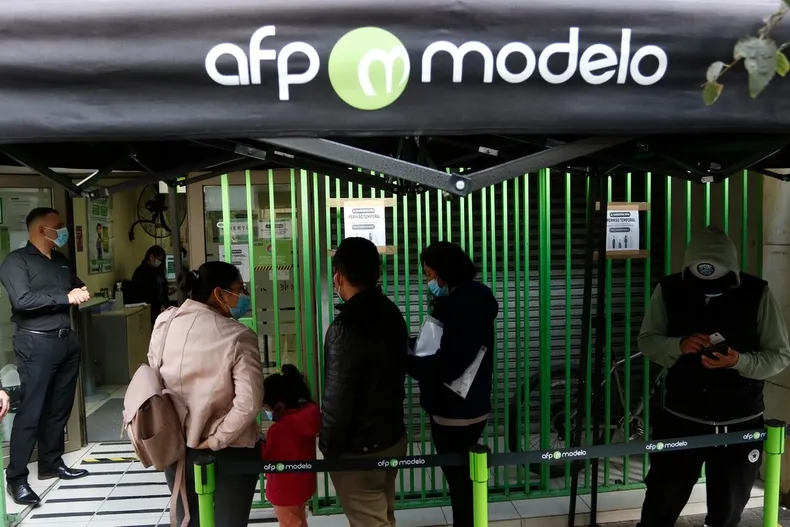extranjera consiguio en juicio que afp le devolviera sus fondos previsionales tras rechazarle la solicitud.webp