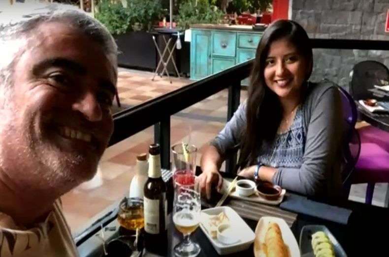Mauricio Flores junto a su hija Darinka.jpg
