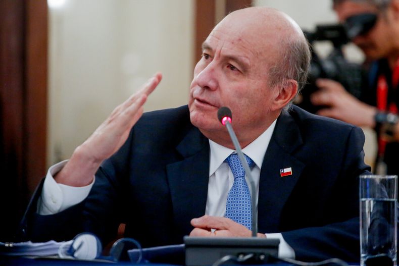 Ministro Jorge Quiroz sigue explicando el polémico oficio que propone recortes en alimentación de escolares vulnerables - Agencia Uno