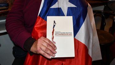 Propaganda electoral de plebiscito constitucional arrancó con foco en indecisos