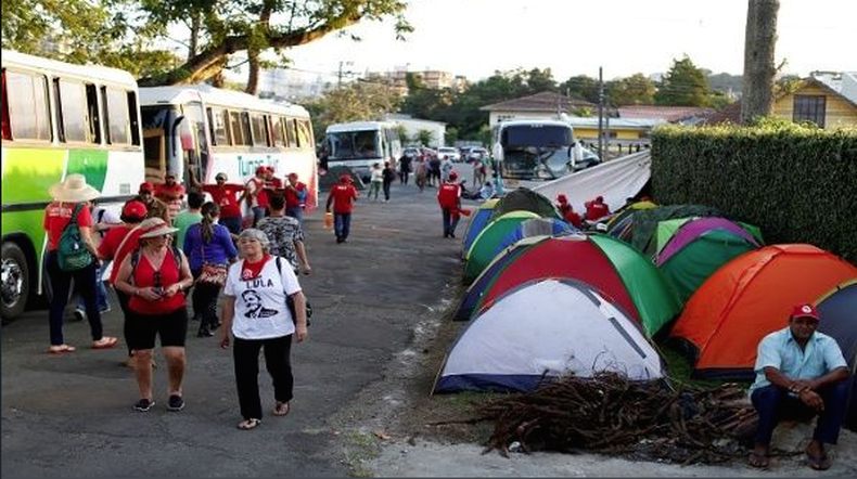 campamento lula.png