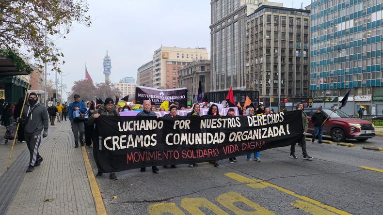 pobladores contra minvu: reclaman retrasos en entregas y problemas en viviendas sociales.jpeg