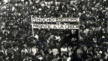 El Desconcierto | Mayo de 1983 primera Protesta Nacional.jpg