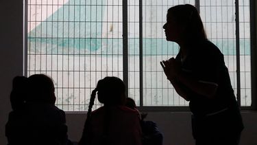 Denuncias de maltrato, alta tasa de retiro y burnout: La otra cara de ser profesor en Chile