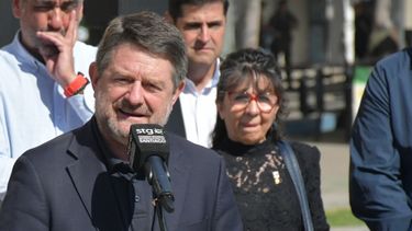 Cadem: Claudio Orrego emerge como una de las figuras políticas mejor evaluadas