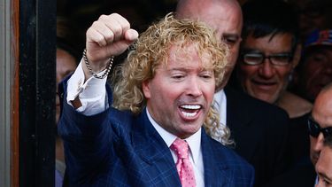 Farkas tras vender mansión para construir viviendas: “Es la donación más grande de mi vida”