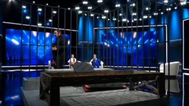 VIDEO| Primer Plano muestra en estudio réplica de celda de Jorge Valdivia: Memes inundan las redes