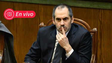 El exministro Nicolas Grau en el hemiciclo de la Cámara de Diputados durante la acusacion constitucional en su contra - Agencia Uno