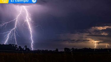 Baja segregada dejaría tormentas eléctricas en Santiago: DMC emite aviso para tres regiones