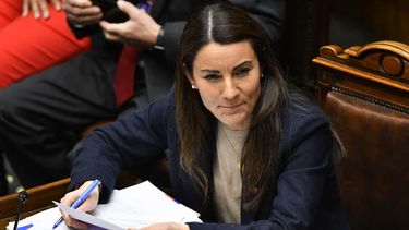 La ministra de educacion Maria Paz Arzola durante la sesion en sala del Senado - Agencia Uno