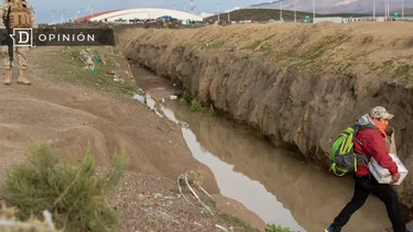 El Desconcierto | 23973 foto de una imagen de una zanja custodiada por militares en .webp