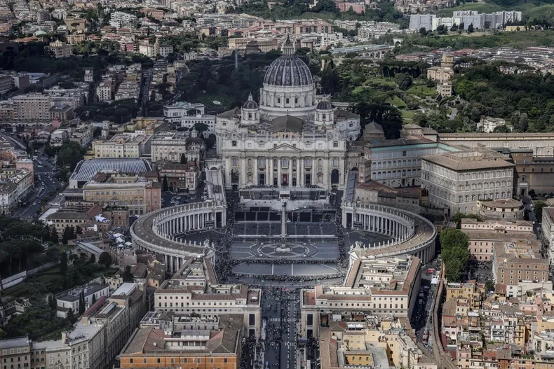 14793 roma.webp