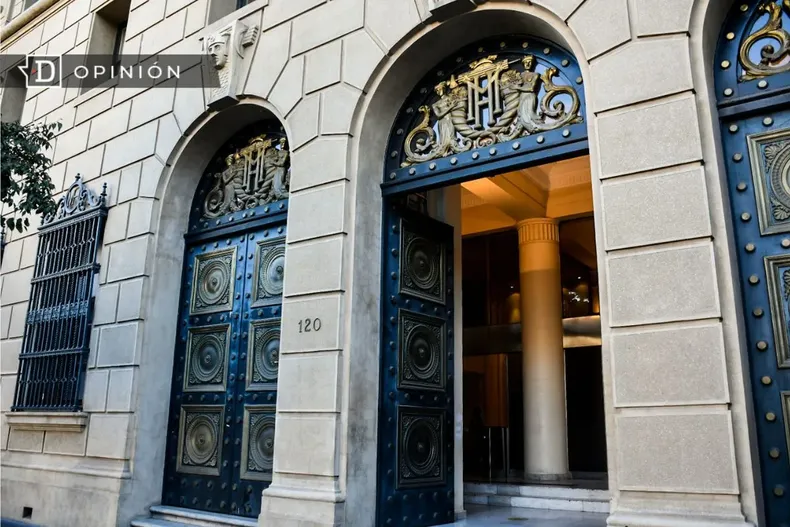24947 frontis del ministerio de hacienda.webp