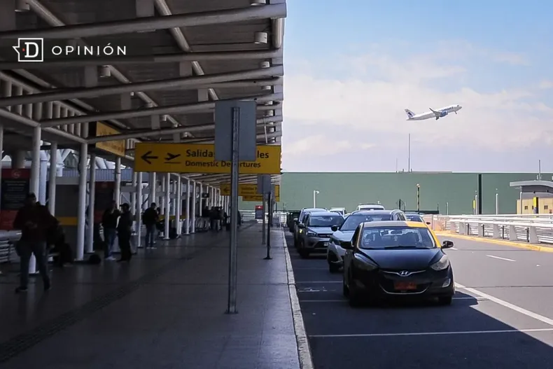 24039 imagen del aeropuerto de santiago.webp
