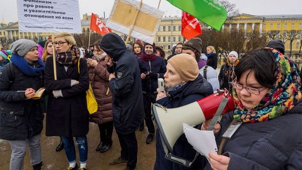 Rusia despenalizará la violencia doméstica para evitar que el Estado injiera en la familia