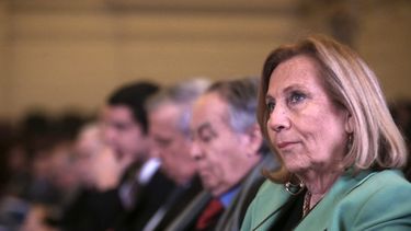 Helia Molina, ex ministra: Son voladeros de luces los cambios y reformas profundas que propone el gobierno en salud
