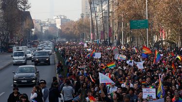 Más de 100 mil personas colmaron las calles de Santiago en Marcha del Orgullo 2019