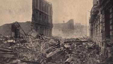 El Desconcierto | Calle Blanco esquina Edwards, Valparaíso, tras el terremoto de 1906