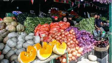 El Desconcierto | 22773 imagen de verduras en un puesto de la vega.webp