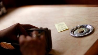 Descaro: 843 denuncias contra empleadores por no realizar el pago de propinas como corresponde