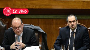 El exministro Nicolas Grau junto a su abogado defensor Patricio Zapata - Agencia Uno