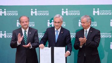 El Desconcierto | modernizacion laboral pinera.jpg