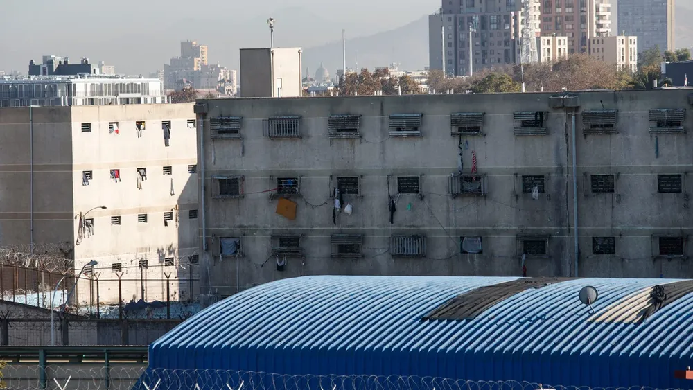 El paquete de 17 medidas del Gobierno para reforzar seguridad en cárceles tras fuga en Valparaíso: Incluye apoyo internacional