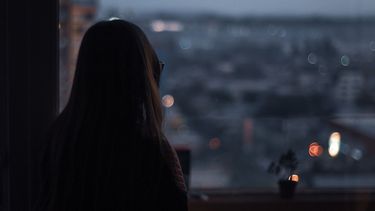 35,5% de chilenos experimentan ansiedad leve y mujeres la sienten en niveles mayores