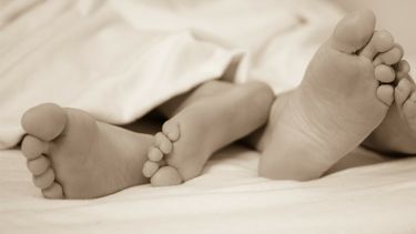 COVID-19 y el sexo: la ciencia derriba los mitos en medio de la cuarentena