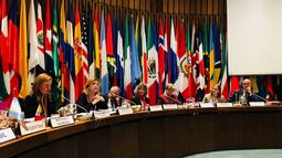 Por fin!: Mujeres forman parte de todos los parlamentos del mundo por primera vez