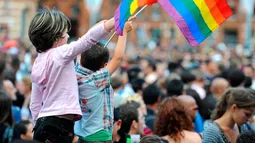 Retroceso: Defensoría de la Niñez critica sugerencia de la Cámara de suspender programa en apoyo a niños trans