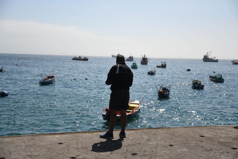 Pesca en las costas chilenas scaled.jpg