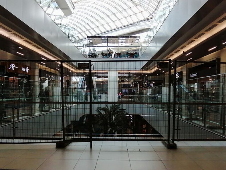Rejas en Mall Costanera Center Agencia Uno.jpeg